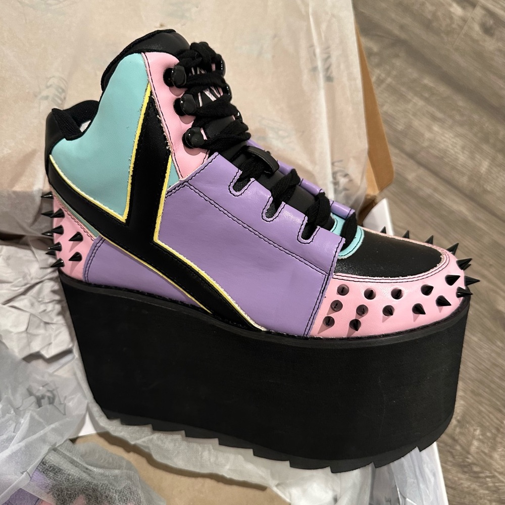 Yru Dollskill pastel goth Quizmo platform sneakers